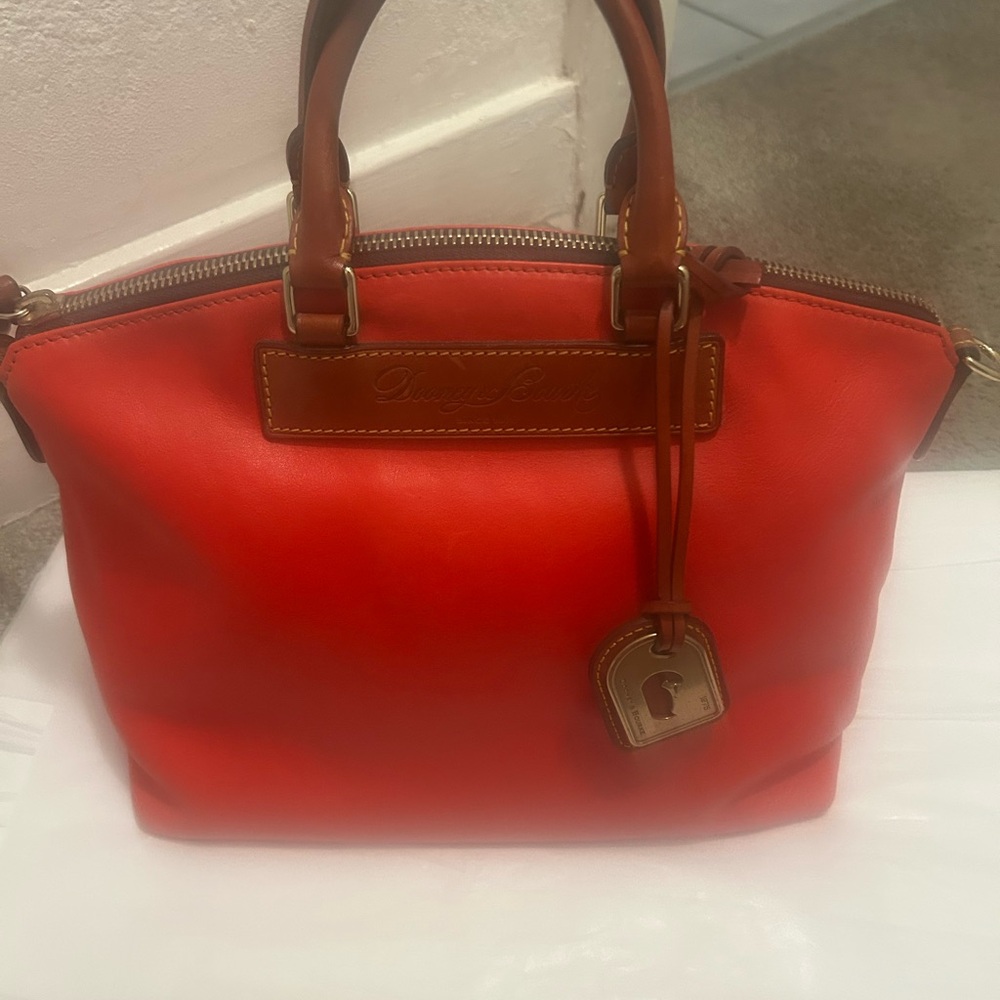 Dooney & Bourke Red Dillen 1 Satchel
Very nice preloved cond.
15”L X 6”W X 9”H